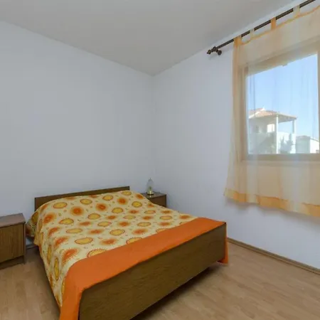Apartment Silvana Supetar